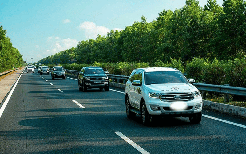 Cách Giữ Khoảng Cách An Toàn Khi Lưu Thông Trong Thành Phố