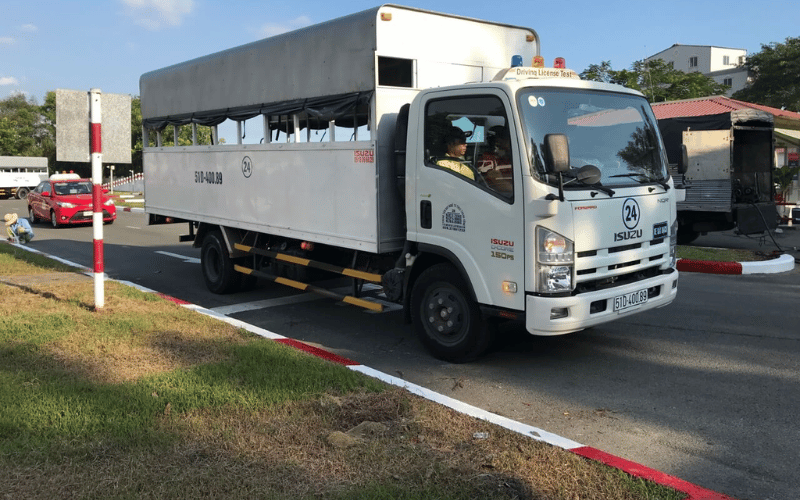 KHÓA HỌC LÁI XE Ô TÔ HẠNG C TẠI QUẢNG NGÃI