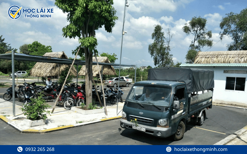 Khóa học lái xe ô tô hạng C là gì?