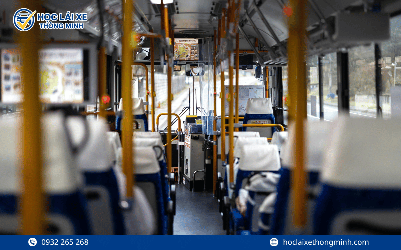 Khóa học lái xe ô tô nâng hạng E là gì?