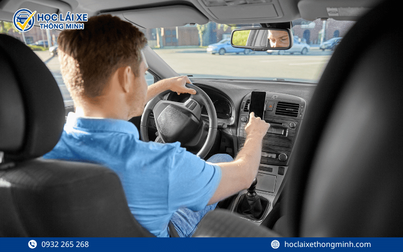 Làm chủ vô lăng và xử lý tình huống khẩn cấp trên đường