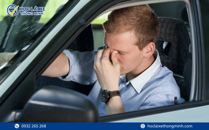 Mất tập trung khi lái xe