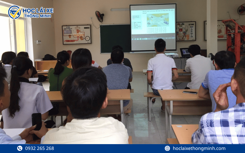 Những lợi ích của khóa học lái xe ô tô hạng C tại TP.HCM